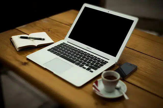 I Just Deleted (Almost) Everything On My Computer and I am A New Woman, Or, 4 Things You Can Do to DeClutter Your Hard Drive