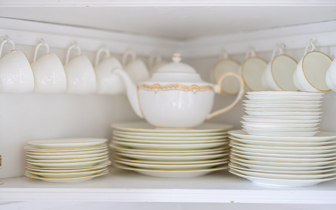 The 5 Day Holiday Table Organizing Challenge