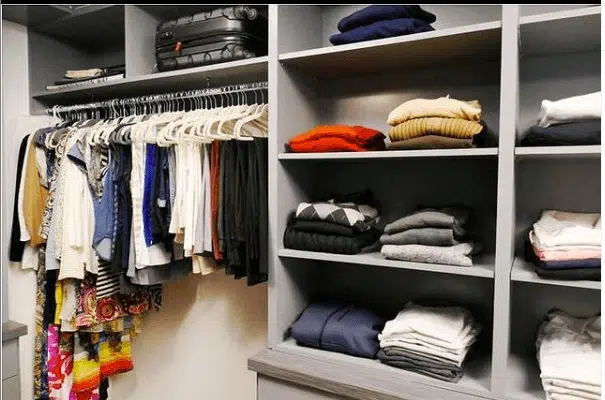 A well organized closet with multiple sizes